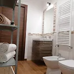 펜션 Momaliar House
