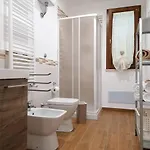 펜션 Momaliar House 캄포펠리체 디 로첼라