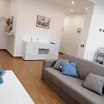 펜션 Momaliar House *