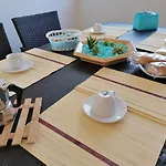 Momaliar House * 캄포펠리체 디 로첼라