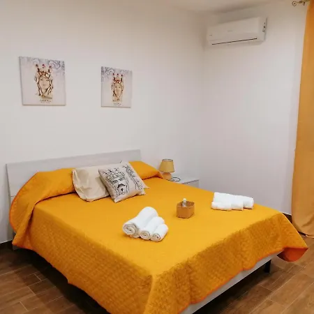 Momaliar House Holiday home *