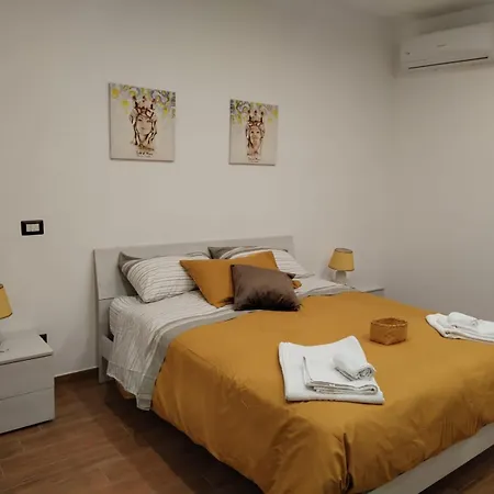 Momaliar House